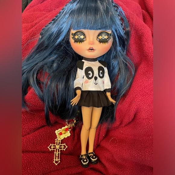 OOAK Blythe Doll - Picture 2 of 9